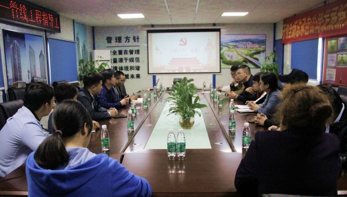 聚会现场交流。。。王莹摄影。。。1.jpg