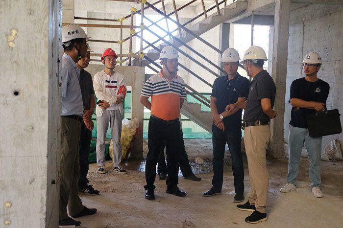 现场检查。张钊林 摄.JPG