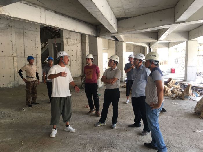 23检查现场。。。赵雲 摄.jpg