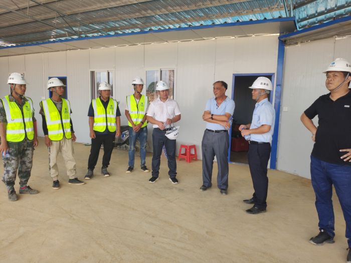 29检查现场。蓝必峰 摄1.jpg