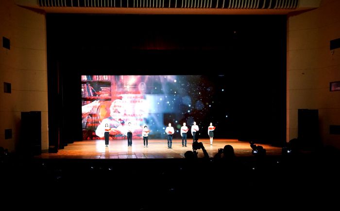 59朗诵演出。。。谢微旋 摄.jpg