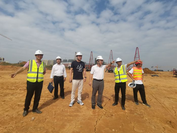 检查现场。。。 贺勇 摄.jpg