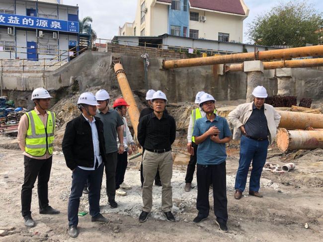 4现场检查指导。陆勤 摄.jpg