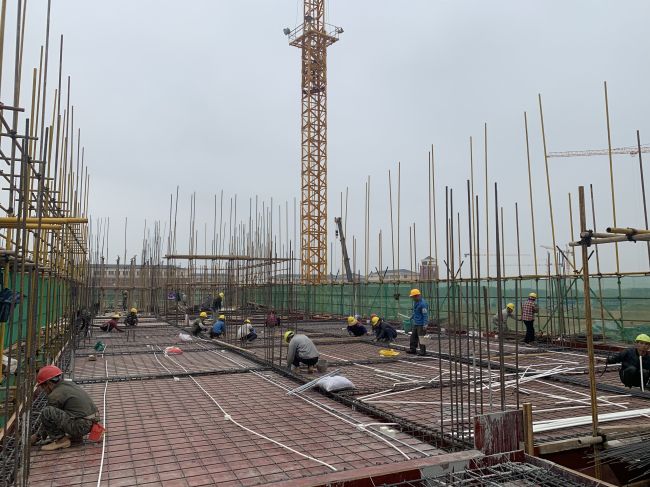 基础教学楼B区三层梁板钢筋施工现。。。ㄐ尥迹.jpg