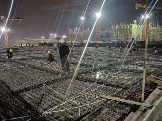 9  贯彻落实“5+2” “白+黑”。。罗凯 摄.jpg