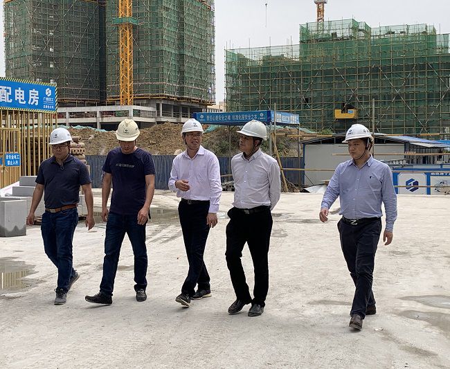 检查现场。 顾家辉 摄（修图）.jpg