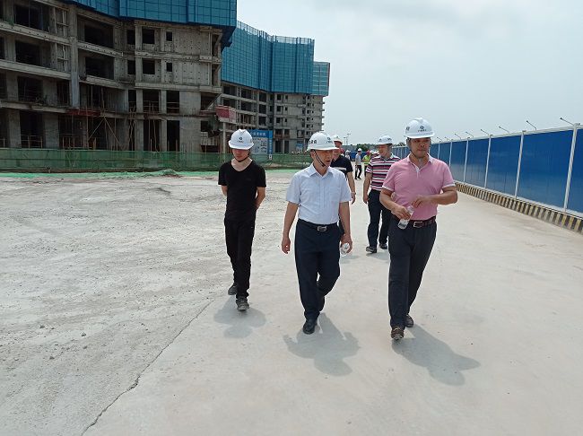 检查现场。。。陆炳松 摄（修图）.jpg