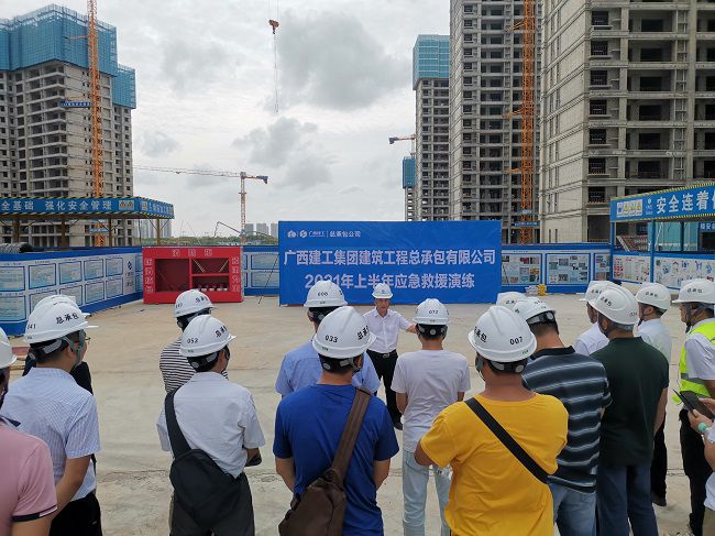 张强在演练前做指示；；；票ι 摄（修图）.jpg