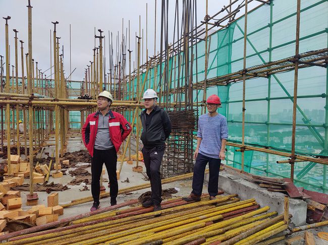 检查项目现场。。卢文清 摄（修图）.jpg