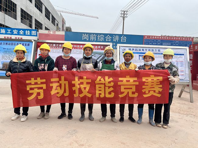 内脚手架班组合影。。。廖之锭 摄（修图）.jpg