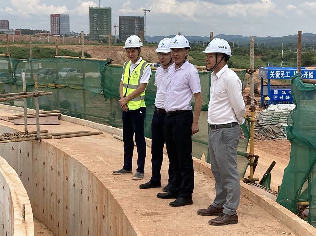 检查指导现场。！！！Ｕ蓬攘 摄（修图）.jpg