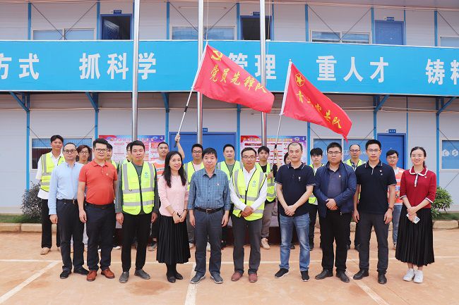 合影留念。周煜川 摄（修图）.jpg