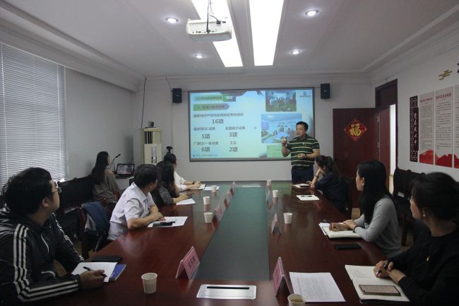 聚会现场。梁红玉 摄（修图）.jpg