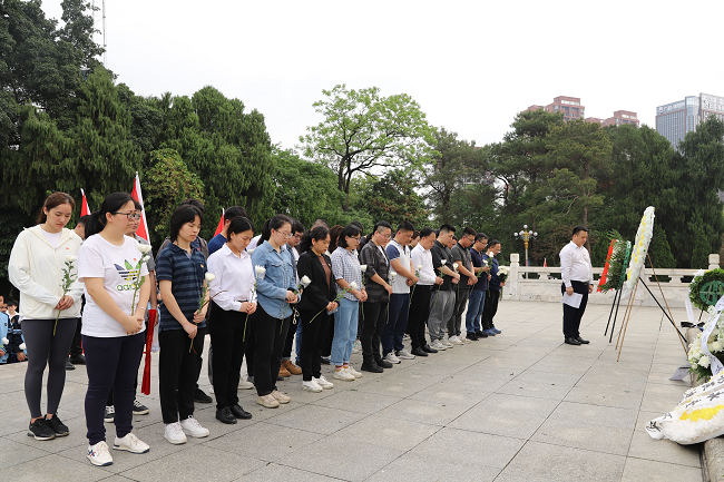 全体默哀。。。林成斌 摄（修图）.png