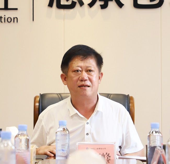 牙岑岭讲话 修图1.jpg